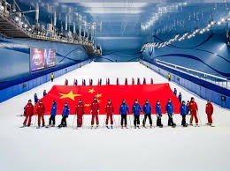 连续3场未首发，萨拉赫赛后发表激烈言论称被当成替罪羊，英媒曝利物浦选择支持斯洛特